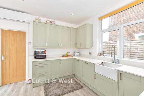 2 bedroom detached bungalow for sale, Victoria Road, Emsworth PO10