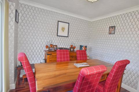 4 bedroom detached house for sale, Midgley Drive, Burnedge, Rochdale, Greater Manchester, OL16