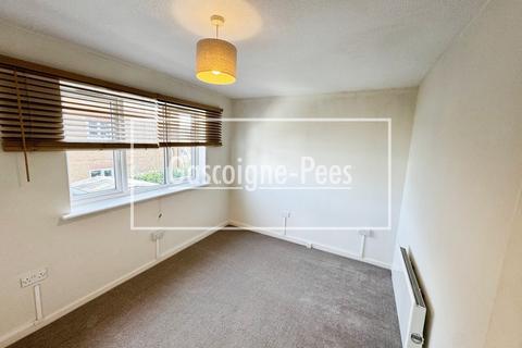2 bedroom maisonette to rent, Sullivans Reach, Walton-on-Thames, KT12