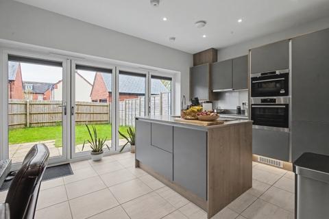 4 bedroom townhouse to rent, Camp Road, Upper Heyford
