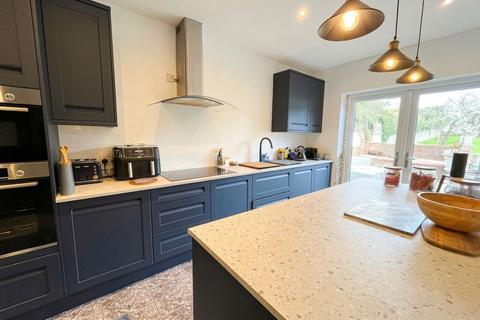 5 bedroom detached house for sale, 29 Smithies Avenue, Sully, The Vale of Glamorgan CF64 5SS