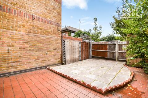 3 bedroom terraced house to rent, Mills Grove, Poplar, E14