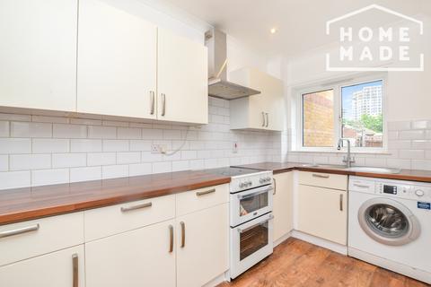 3 bedroom terraced house to rent, Mills Grove, Poplar, E14