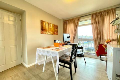 2 bedroom apartment for sale, North Way, Deanshanger, Milton Keynes, MK19