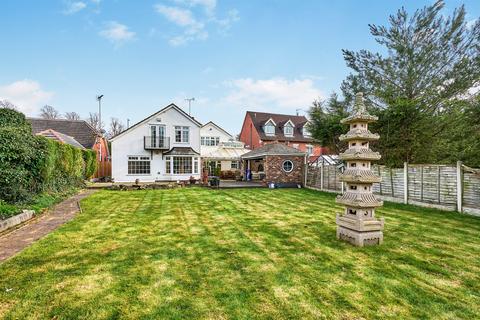4 bedroom detached house for sale, Stourbridge Road, Penn, Wolverhampton