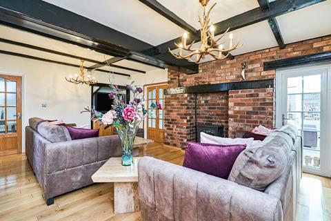 4 bedroom detached house for sale, Stourbridge Road, Penn, Wolverhampton