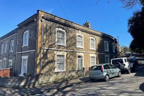 3 bedroom end of terrace house for sale, Seavale Road, North Somerset BS21
