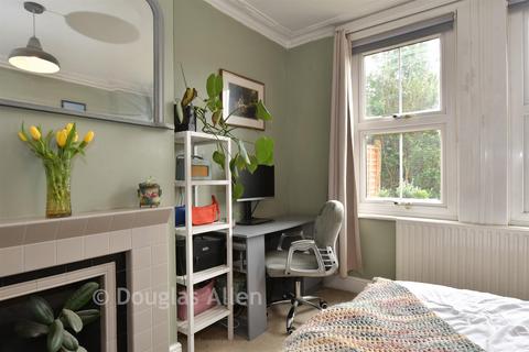 2 bedroom ground floor maisonette for sale, Warner Road, Walthamstow