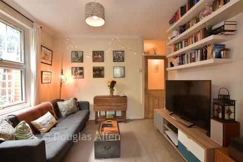 2 bedroom ground floor maisonette for sale, Warner Road, Walthamstow