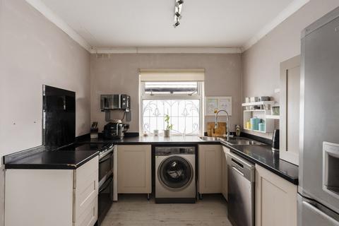 4 bedroom bungalow for sale, Vale Close, Brentwood, CM15