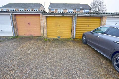 2 bedroom end of terrace house for sale, Birch Grove, Hempstead, Gillingham