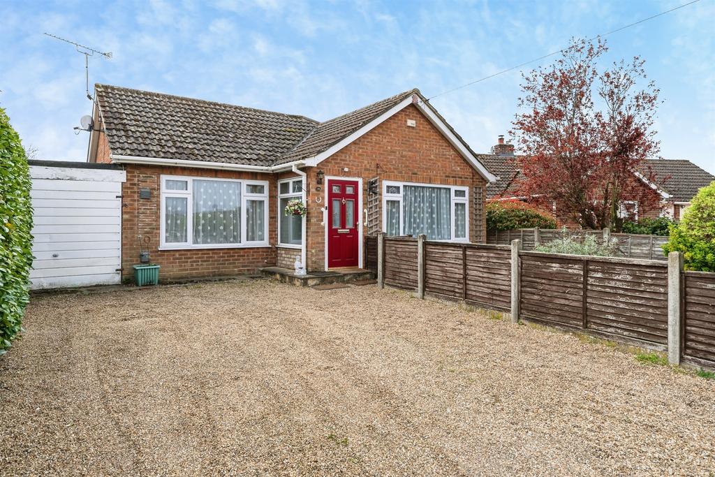 2 bedroom detached bungalow for sale