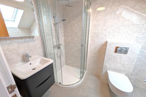 3 bedroom flat to rent, Ivy Road, London NW2