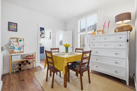 2 bedroom flat for sale, Albert Road, London E10