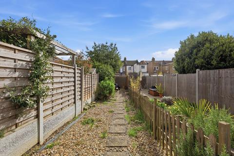 2 bedroom flat for sale, Albert Road, London E10