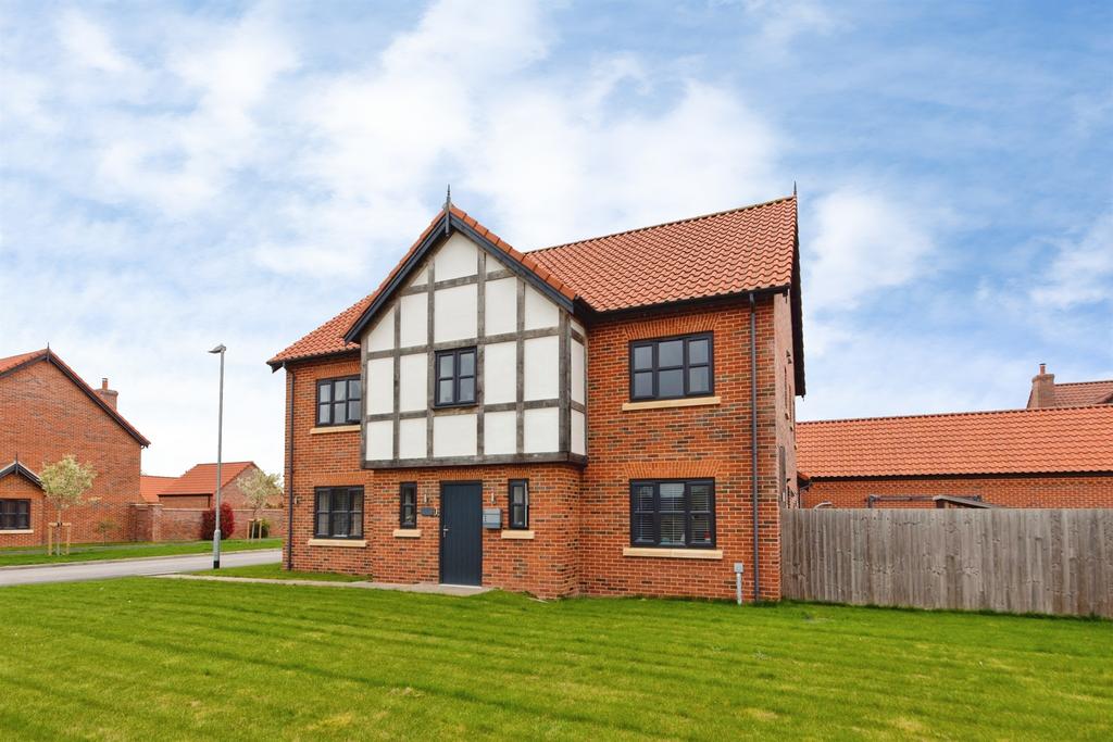 4 bedroom detached house for sale