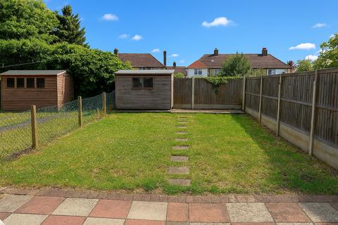 3 bedroom house to rent, Basedale Road, Dagenham, RM9