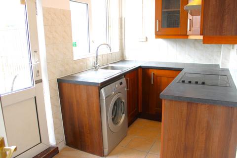 3 bedroom house to rent, Basedale Road, Dagenham, RM9