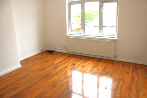 3 bedroom house to rent, Basedale Road, Dagenham, RM9