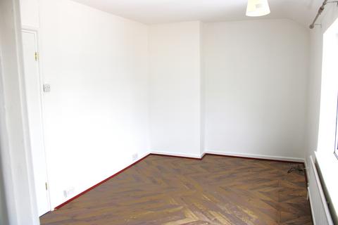 3 bedroom house to rent, Basedale Road, Dagenham, RM9