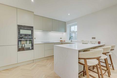 undefined, Hall Crescent, Hadleigh, SS7