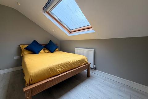 1 bedroom in a house share to rent, Okehampton Street, Exeter EX4