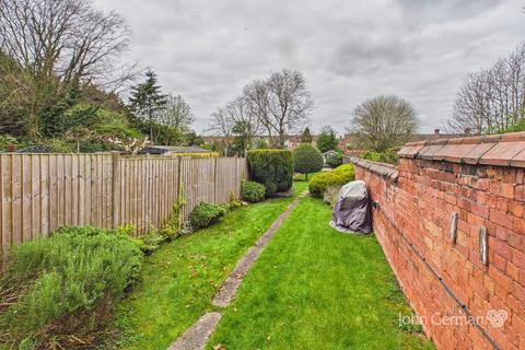 2 bedroom end of terrace house for sale, Branston Road, Burton-on-Trent