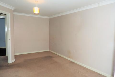 3 bedroom semi-detached house to rent, Greylag Gate, Newcastle Under Lyme ST5