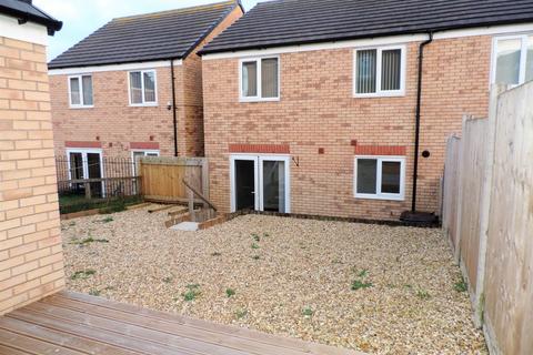 3 bedroom semi-detached house to rent, Greylag Gate, Newcastle Under Lyme ST5