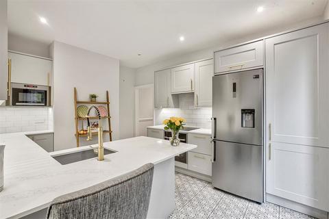 2 bedroom maisonette for sale, Ashleigh Road, London SW14