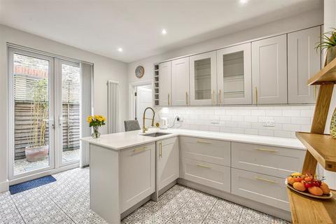 2 bedroom maisonette for sale, Ashleigh Road, London SW14