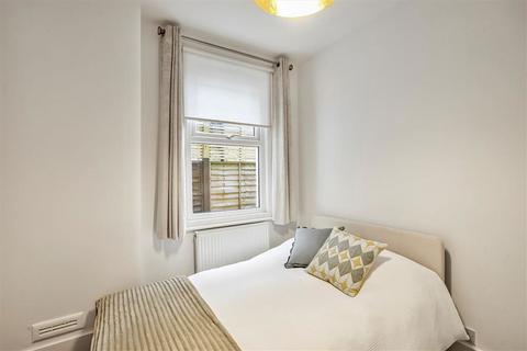 2 bedroom maisonette for sale, Ashleigh Road, London SW14