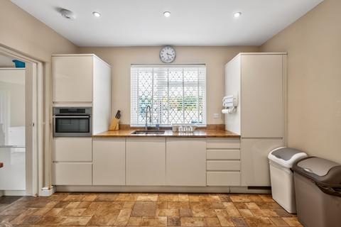 4 bedroom detached bungalow for sale, Woodlands Drive, Godstone, RH9