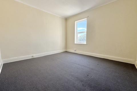 3 bedroom flat to rent, Humber Terrace, Grimsby DN31