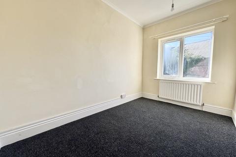 3 bedroom flat to rent, Humber Terrace, Grimsby DN31