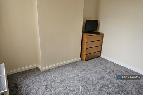 3 bedroom terraced house to rent, Monteagle Avenue, Barking, IG11