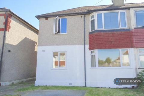 2 bedroom maisonette to rent, Burnham Crescent, London, DA1