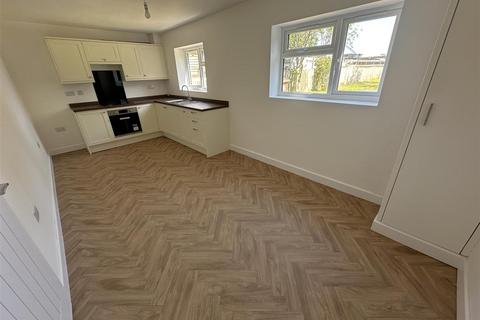 3 bedroom end of terrace house for sale, Hill Rise, Chippenham