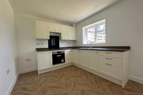 3 bedroom end of terrace house for sale, Hill Rise, Chippenham