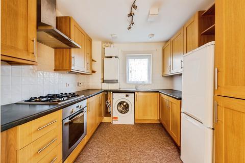 2 bedroom ground floor flat for sale, Moorland Close, Witney