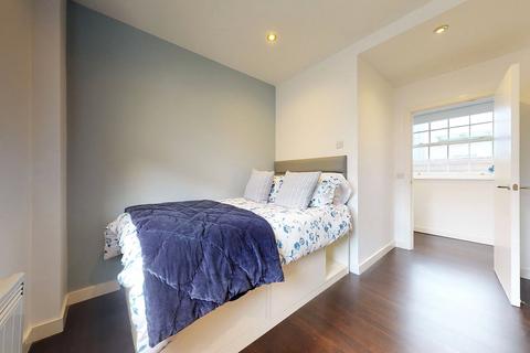 2 bedroom apartment to rent, Apt 34, Park Square Residence, 21 Park Square South LS1