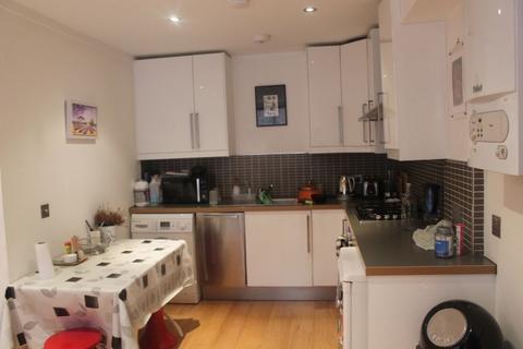1 bedroom apartment to rent, Holloway Road, London