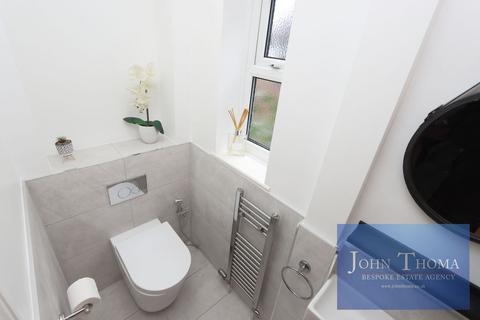 4 bedroom detached house for sale, Emmaus Way, Chigwell IG7