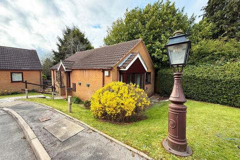 2 bedroom detached bungalow for sale, Cheyne Gardens,Birmingham,B28 0UH
