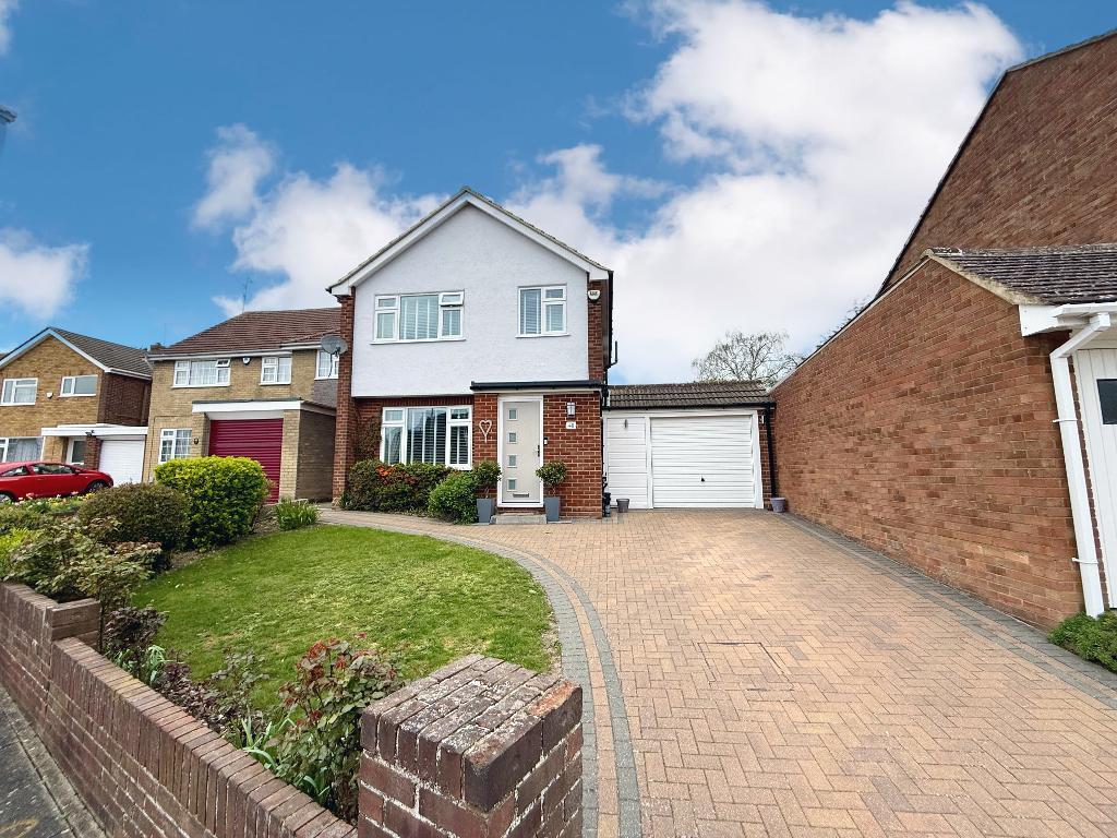 Truro Gardens, Icknield, Luton... 3 bed detached house for sale - £465,000