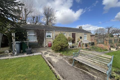 2 bedroom cottage for sale, Sal Royd Road, Bradford BD12