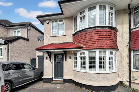3 bedroom semi-detached house to rent, South Croydon CR2