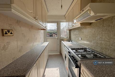 3 bedroom detached house to rent, Rothwell Road, Dagenham, RM9
