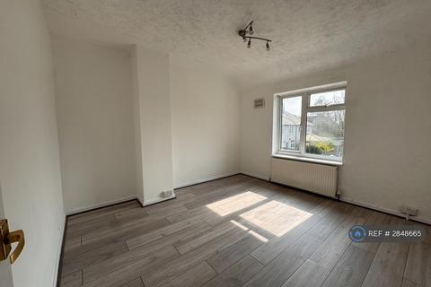 3 bedroom detached house to rent, Rothwell Road, Dagenham, RM9
