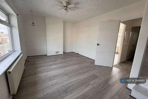 3 bedroom detached house to rent, Rothwell Road, Dagenham, RM9